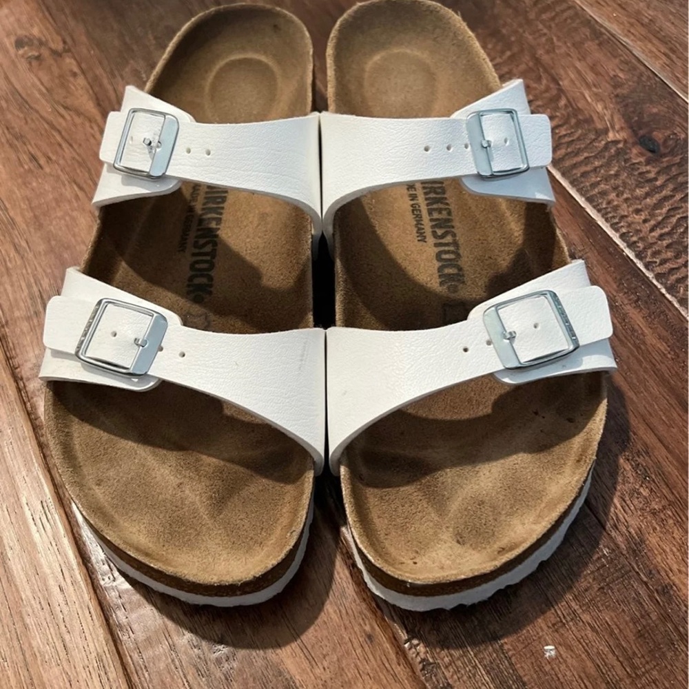 GENTLY USED BIRKENSTOCK SANDALS SIZE 40